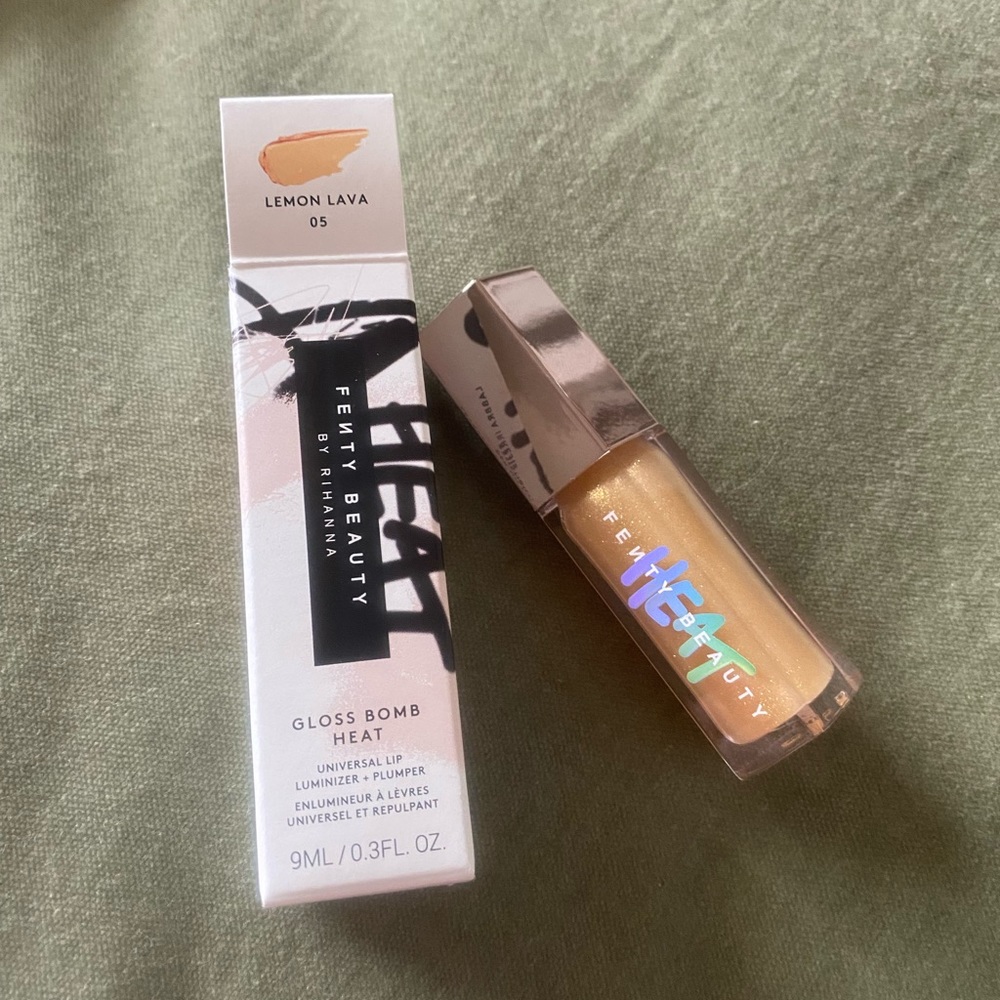 Fenty Beauty gloss bomb heat